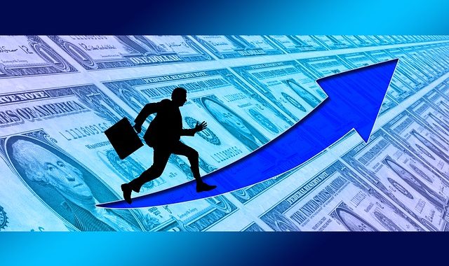 Businessman 1682145 640